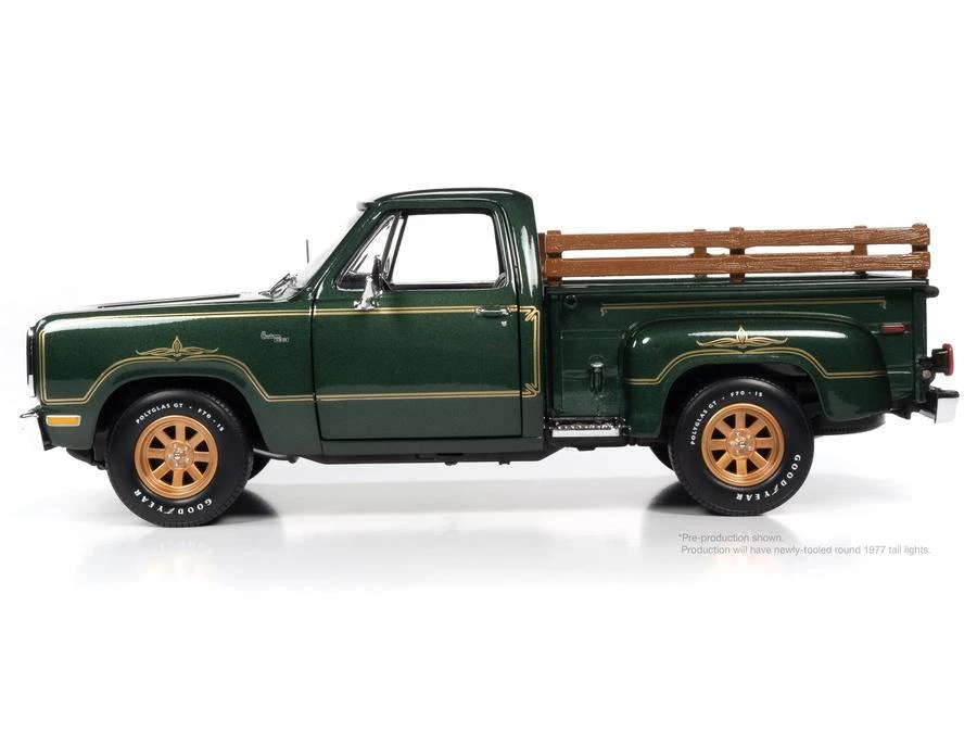 Auto World 1:18 Scale - 30TH Anniversary 1977 Dodge Warlock Step Side Truck Green - Image 3