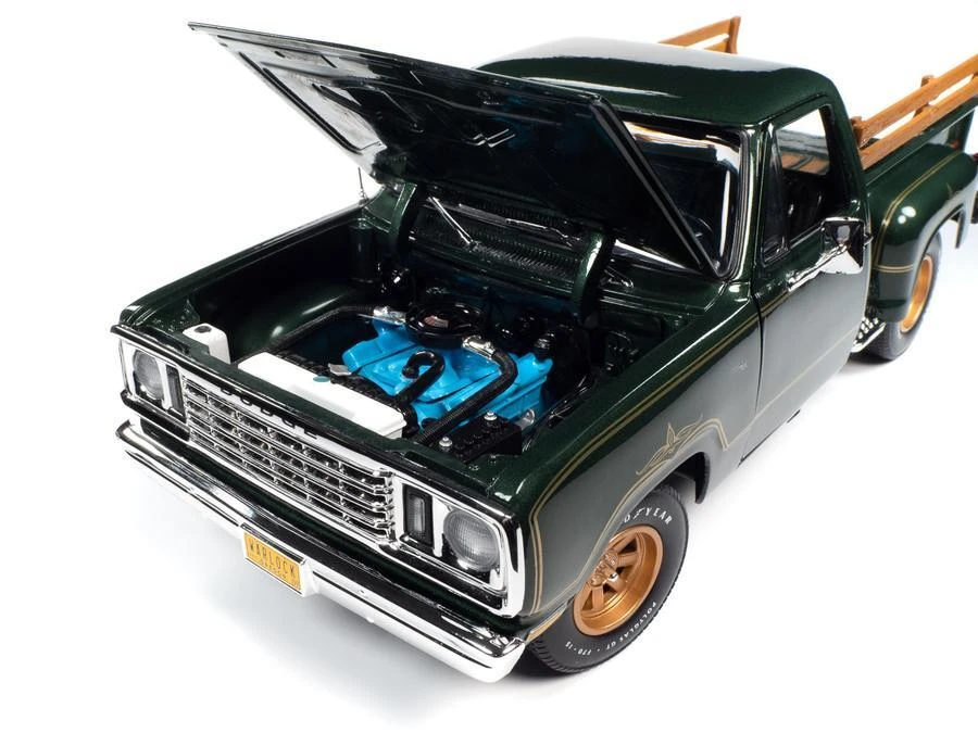 Auto World 1:18 Scale - 30TH Anniversary 1977 Dodge Warlock Step Side Truck Green - Image 6