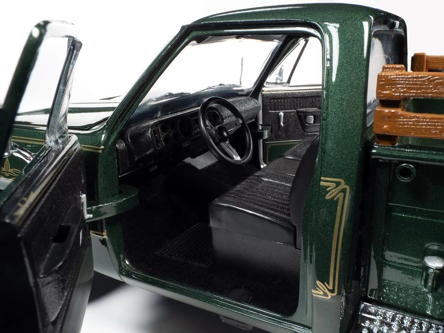 Auto World 1:18 Scale - 30TH Anniversary 1977 Dodge Warlock Step Side Truck Green - Image 7