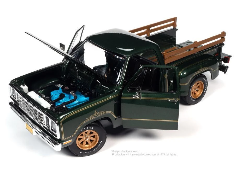 Auto World 1:18 Scale - 30TH Anniversary 1977 Dodge Warlock Step Side Truck Green - Image 8